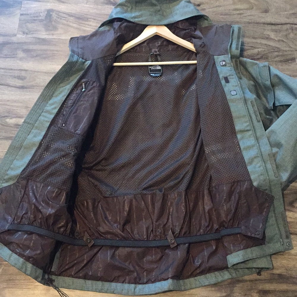 Sale! North-face ski/snowboard jacket - Picture 3 of 8